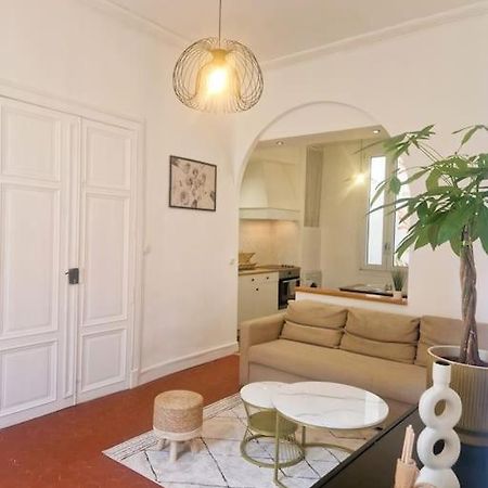 Appartement Centre Ville Les Halles - Grands Buffets Narbonne Exterior photo