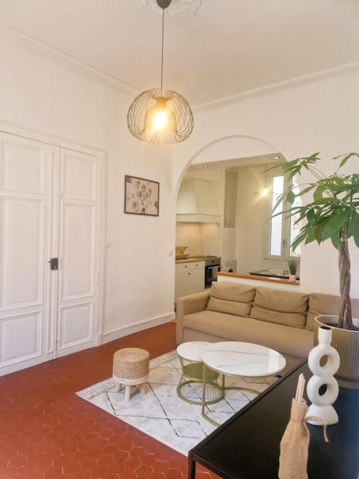 Appartement Centre Ville Les Halles - Grands Buffets Narbonne Exterior photo